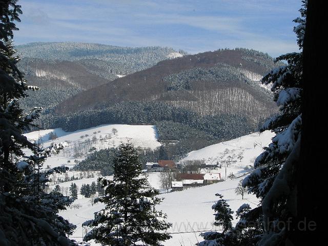 Winter, das Tal in Weiss.JPG